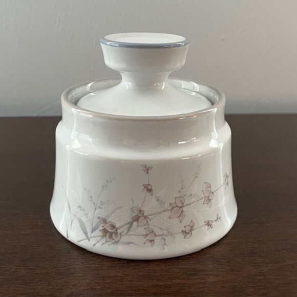 Noritake Stoneware Sugar Bowl with Lid Woodstock Pattern Floral - Picture 2 of 8